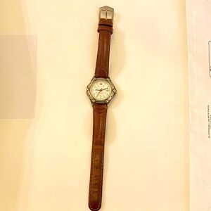 Swiss Army ladies leather band watch